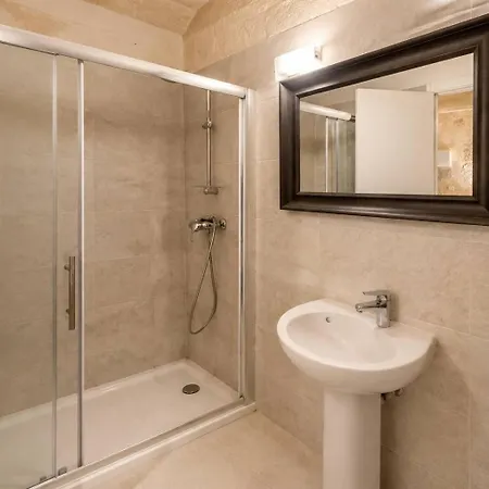 Apartamento Bnbnova - Historic 3br House With Rooftop *